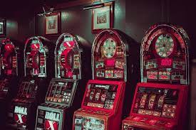 Играть в автоматы и лайв-казино на биткоины с моментальными выплатами